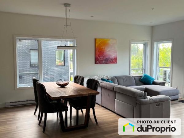 306-219 St-Régis Sud, St-Constant for rent