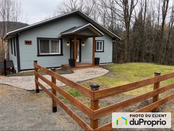 906 Principale, St-Sauveur for rent