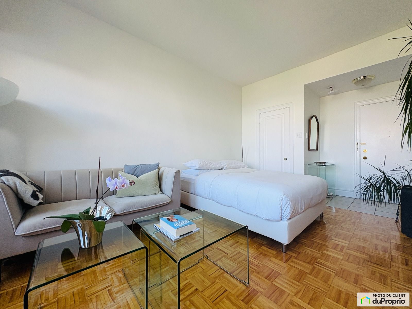 1010-220, Grande Allée Est — photo 1