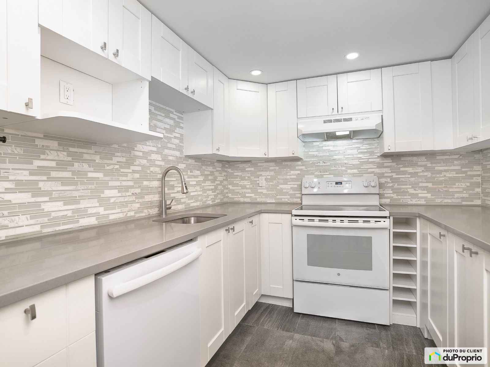 101-2235, Prud'Homme — photo 1