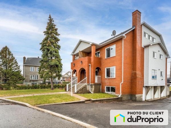 8177, Nicolet, Brossard à louer