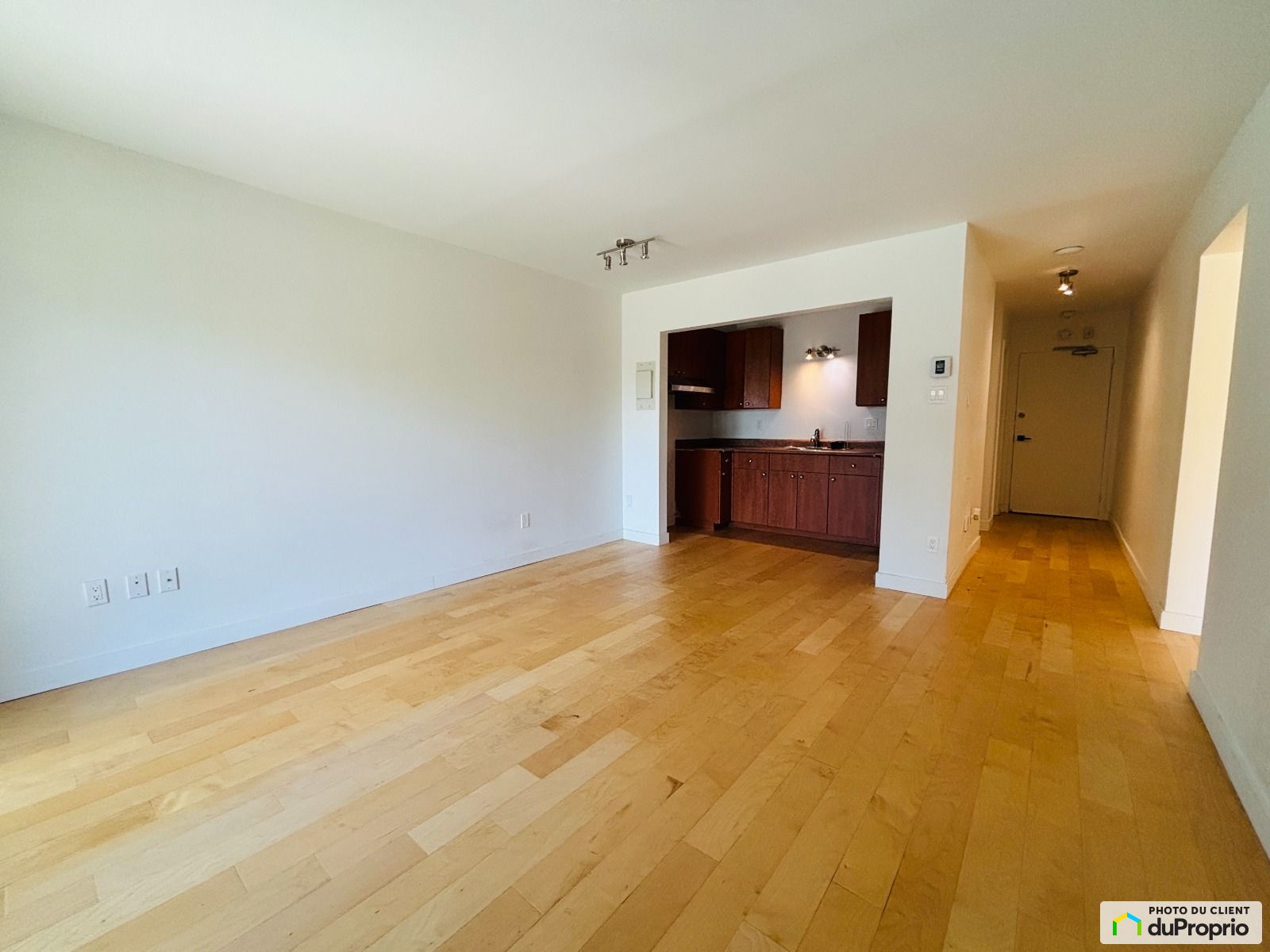 204-3146, rue France-Prime — photo 1