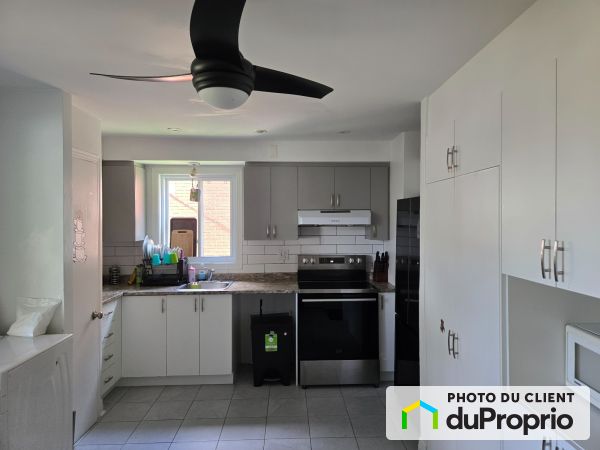 Cuisine du logement - 51, rue du Pontmain, Laval-des-Rapides à louer
