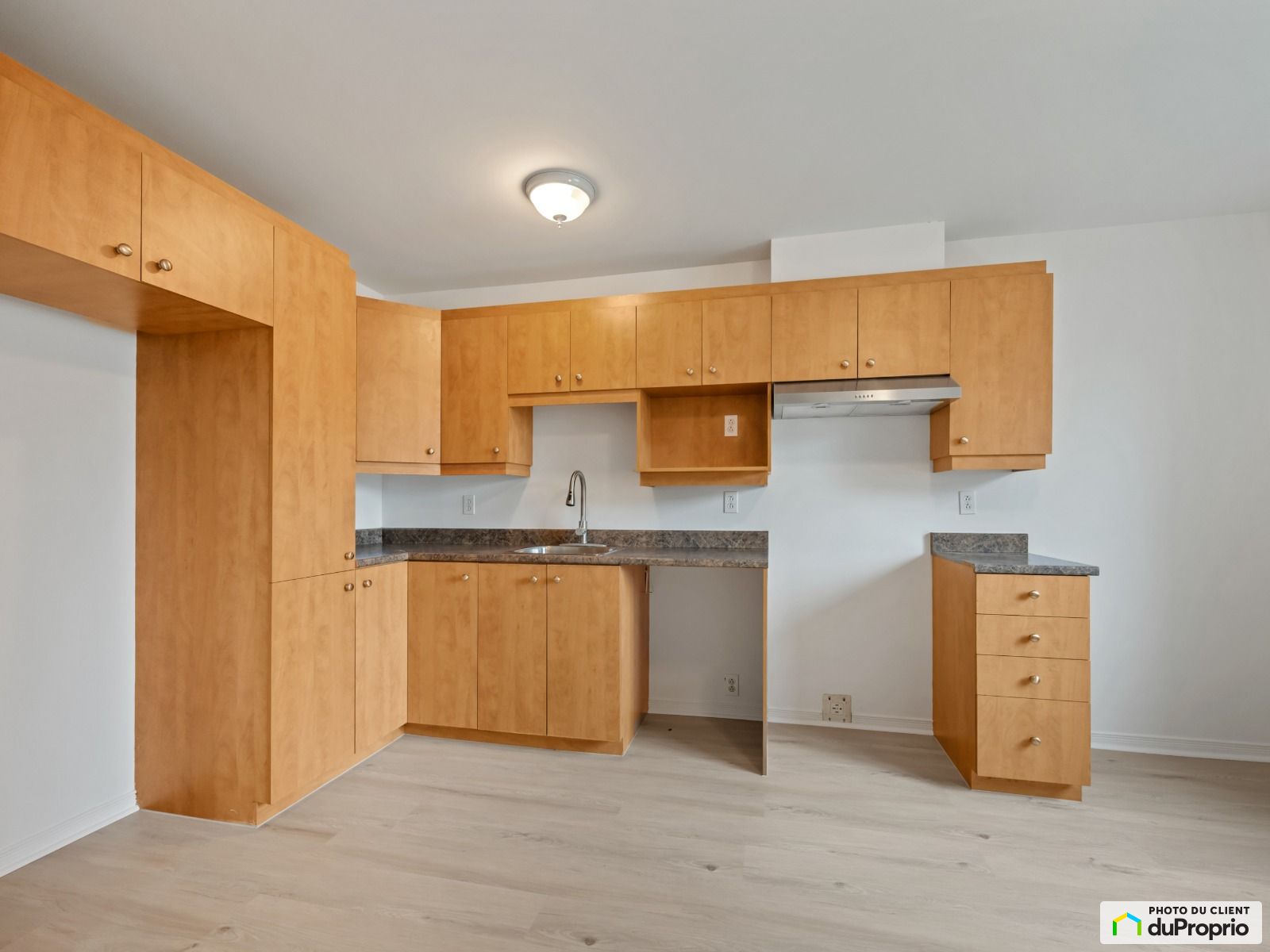 10-330, Bohemier — photo 2
