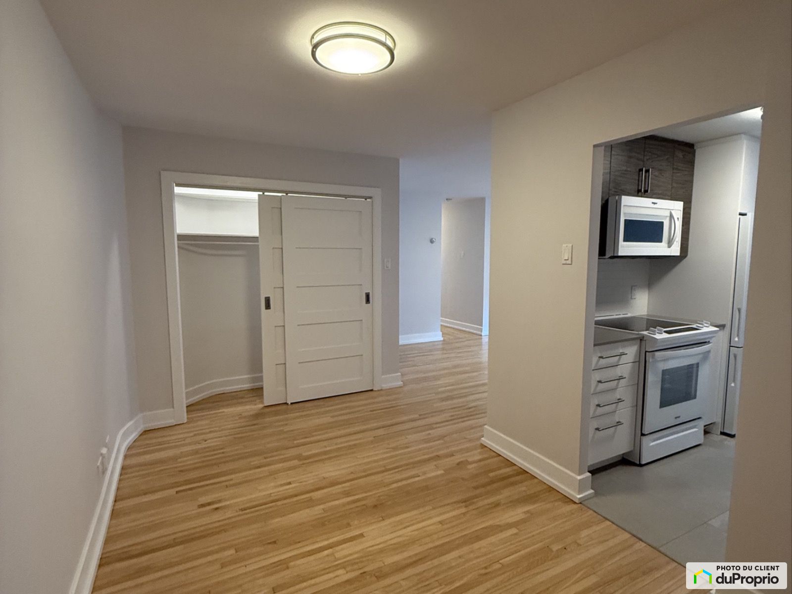 516-5674, Chem. de la Côte St Luc — photo 1