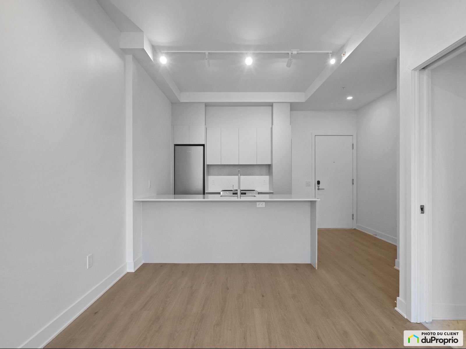 5070, rue Paré — photo 1
