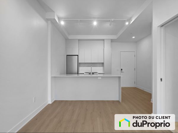 5070 rue Paré, Mont-Royal for rent