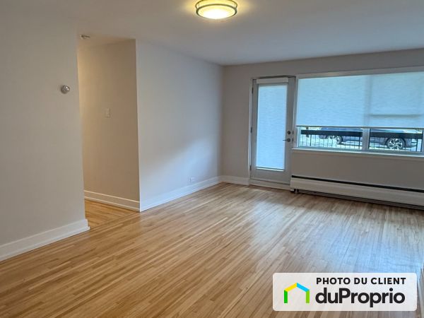 220-5675 Cote Saint Luc Road, Côte-St-Luc / Hampstead / Montréal-Ouest for rent