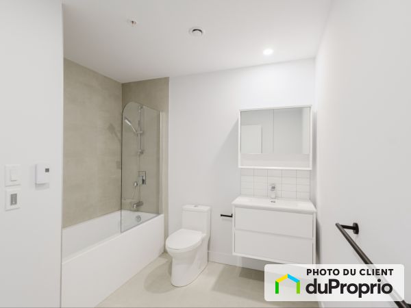 205-4988 Place de la Savane, Mont-Royal for rent