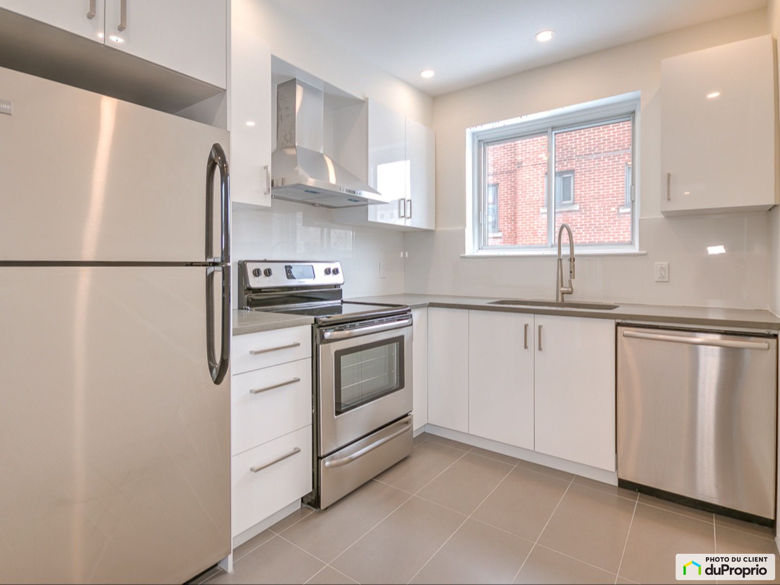 2-2120, av. Van Horne — photo 1