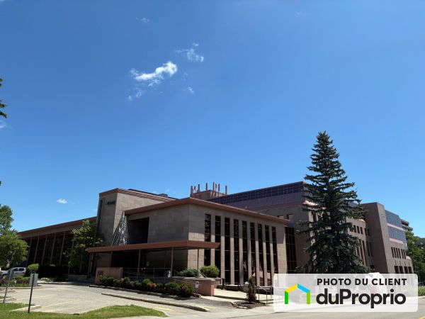 925 Grande Allée Ouest, Montcalm for rent