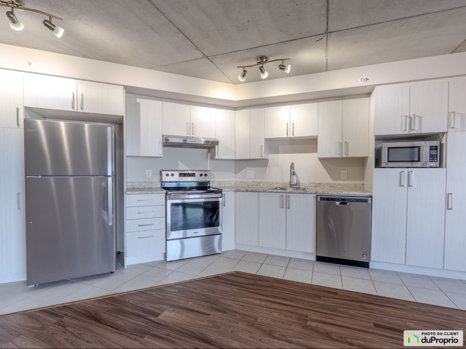 3400, boulevard Saint-Elzear Ouest — photo 1