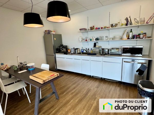 202-2 boulevard Desaulniers, St-Lambert for rent