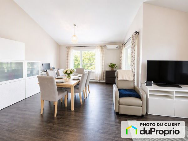 59D, avenue du Parc, Laval-des-Rapides à louer