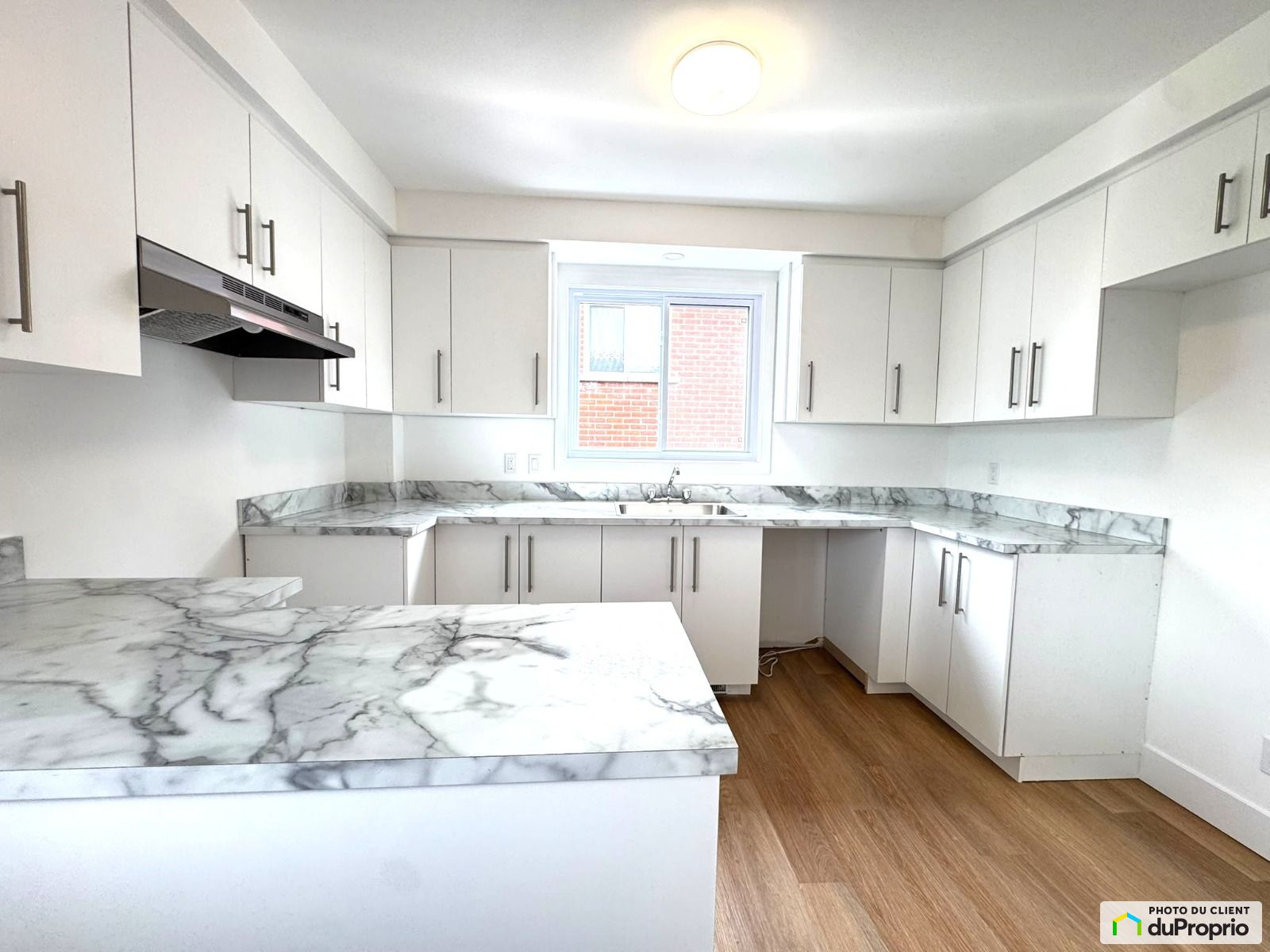 11817, av. Desy — photo 1