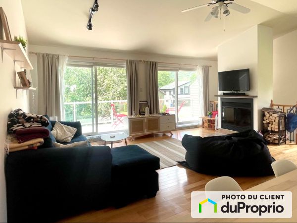 Salon du logement - 49, des Jardins, St-Ferréol-les-Neiges à louer