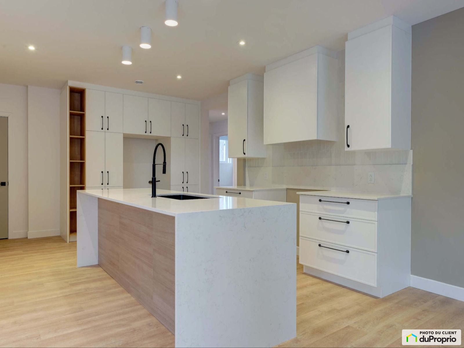 ., 36e avenue Ouest — photo 1
