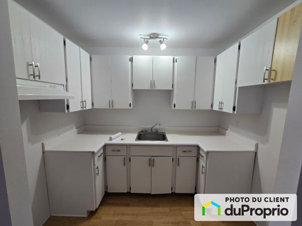 9020 boulevard Mathieu, Charlesbourg for rent