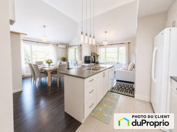 D-59 Avenue du Parc, Laval-des-Rapides for rent