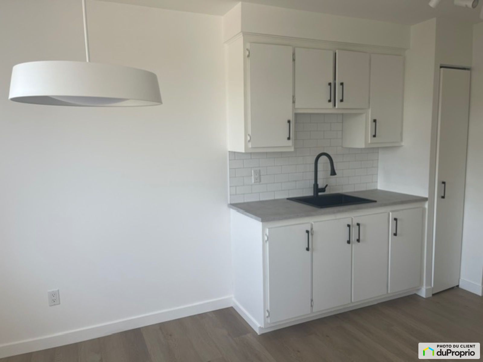9-3220, Petit — photo 3