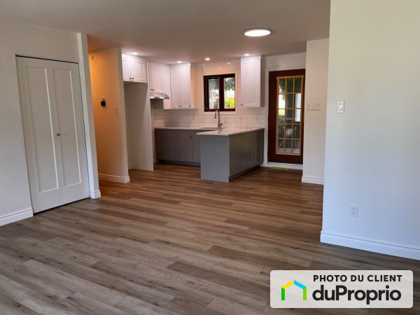 235, 25e Avenue, L'Ile-Perrot à louer