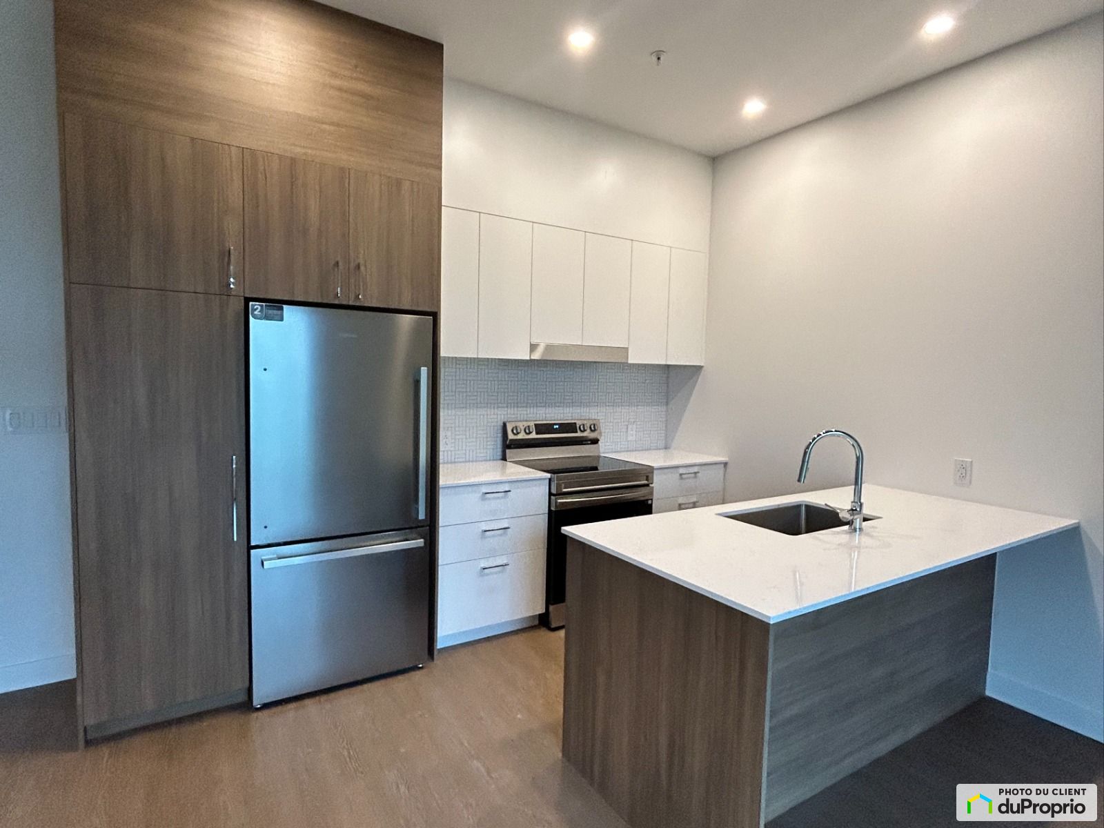 104-200, boul. Harwood — photo 1