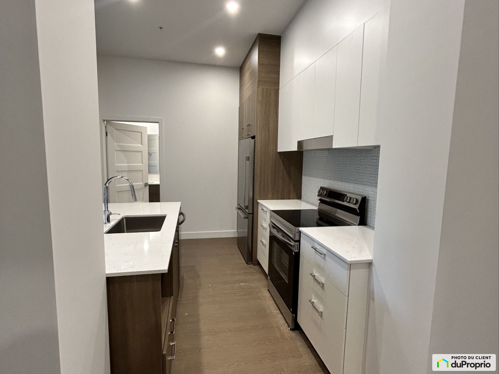 102-200, boul. Harwood — photo 2