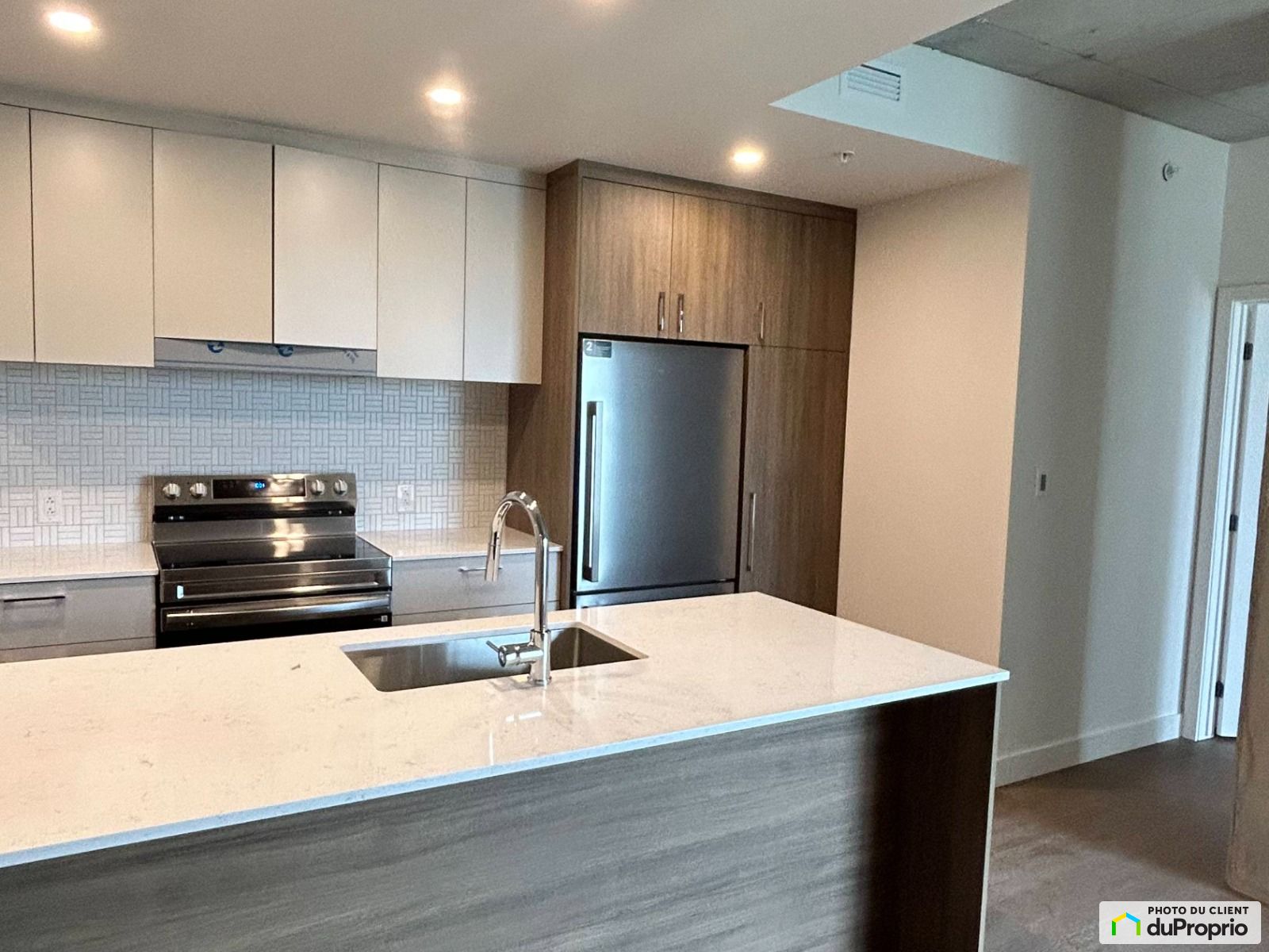 215-200, boul. Harwood — photo 2