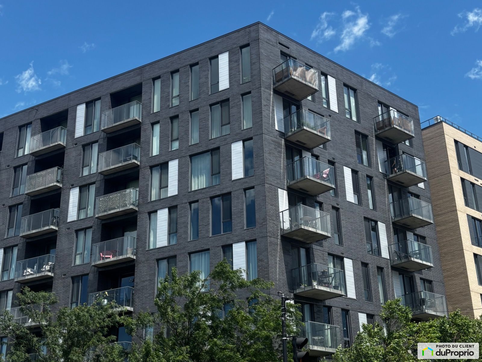 421-3100, Rachel est — photo 1