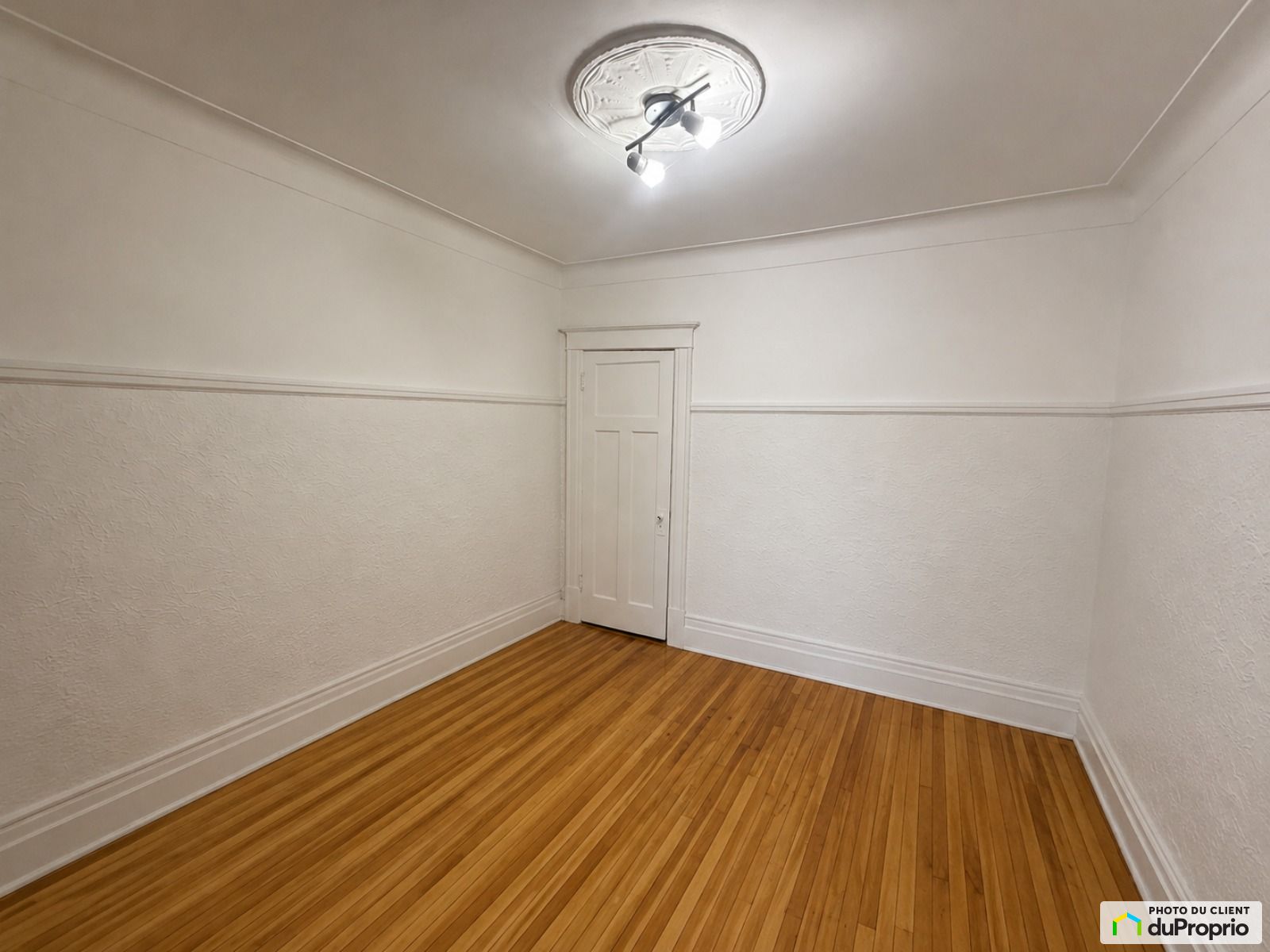 2075, Valois — photo 3