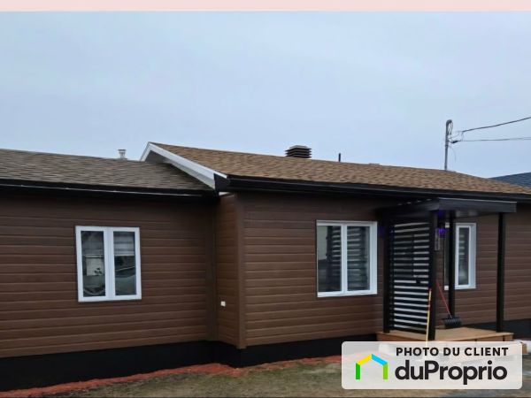 145 Monseigneur Ross, Grosses-Roches for rent
