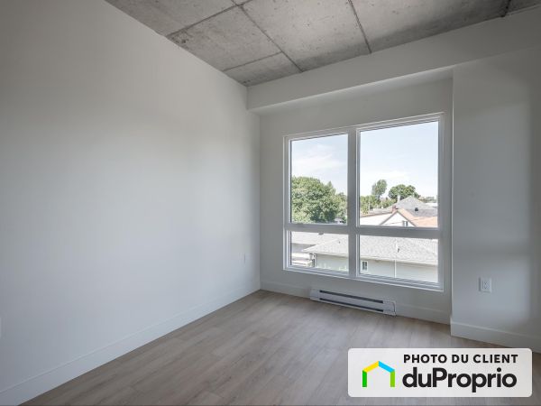 312 70e Avenue, Chomedey for rent