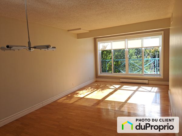 Apartment Living Room - 411-80 Grande Allée Est, Montcalm for rent
