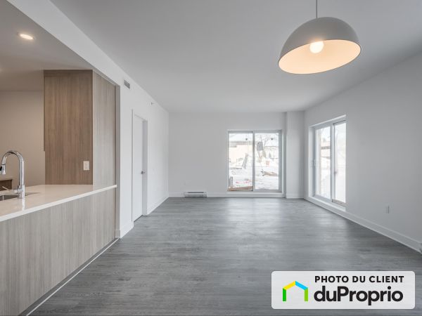 242 Hymus, Pointe-Claire for rent