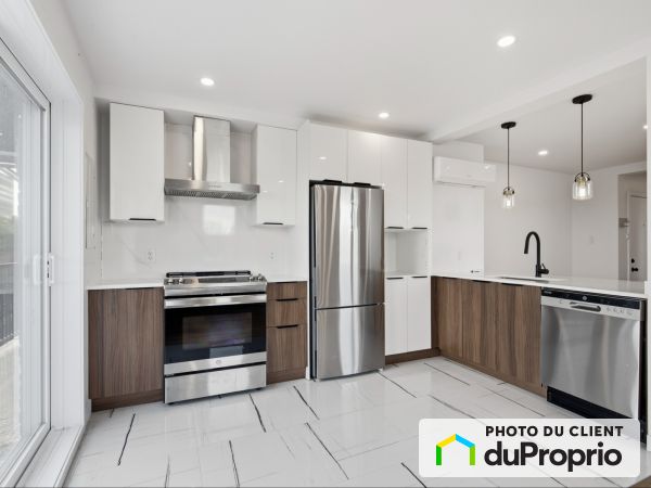 1985 av des érables, Ville-Marie (Centre-Ville et Vieux-Montréal) for rent