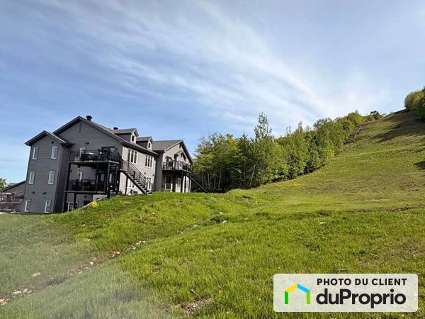 202, chemin de Valanza, St-Sauveur à louer