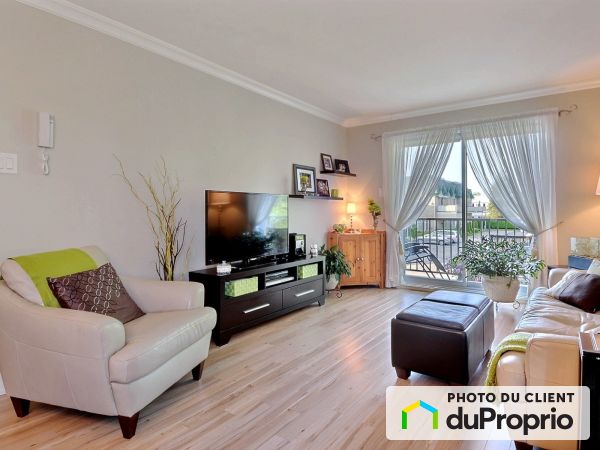 Living Room - 1017 Chemin du Plan Bouchard, Blainville for rent