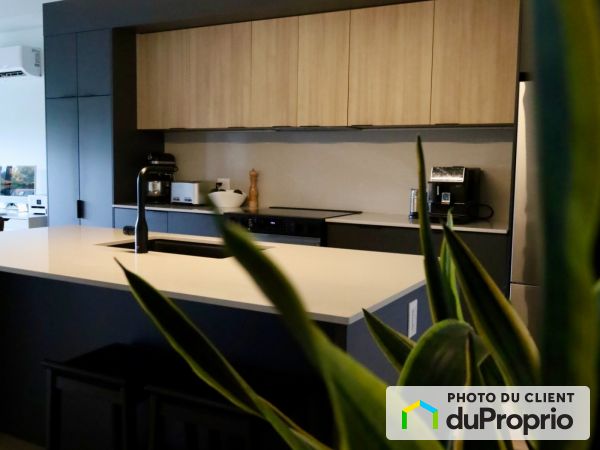 303-784 rue Principale Ouest, Magog for rent