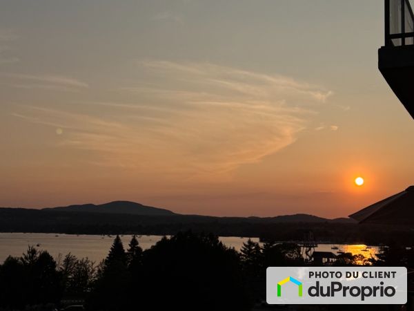 303-784 rue Principale Ouest, Magog for rent