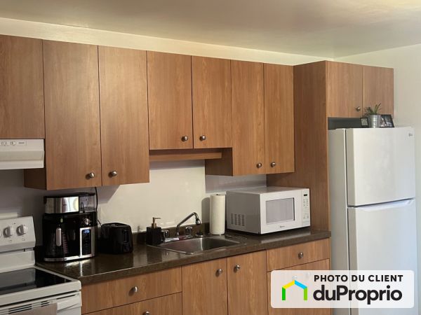 102 rue Cyr, St-Bonaventure for rent