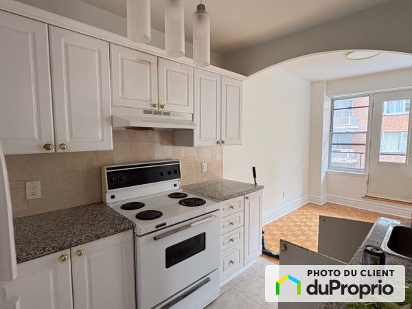 302-200 av. Kensington, Westmount for rent