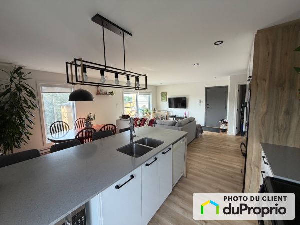 6-100 18e rue, Scott for rent