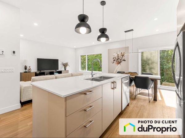 1-203 Rue des Météores, Beaupré for rent