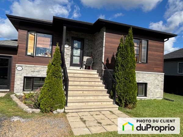 858-860 Rue Hardy, St-Roch-De-Richelieu for rent