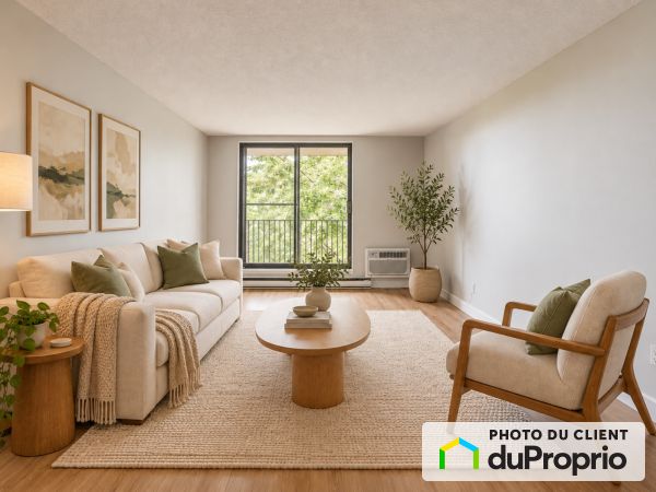 Apartment Living Room - 300 rue Saint-Georges, St-Lambert for rent