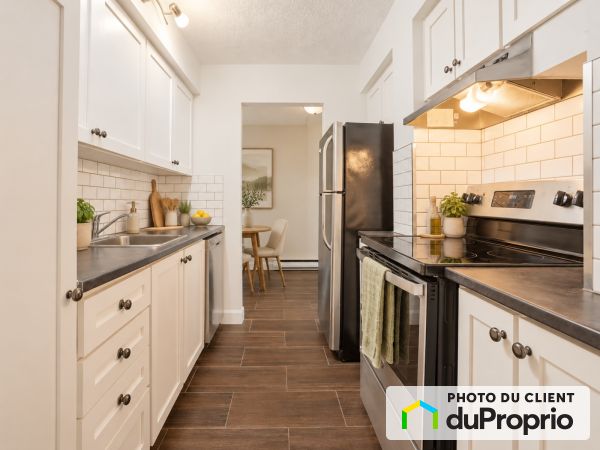 Cuisine du logement - 300, rue Saint-Georges, St-Lambert à louer