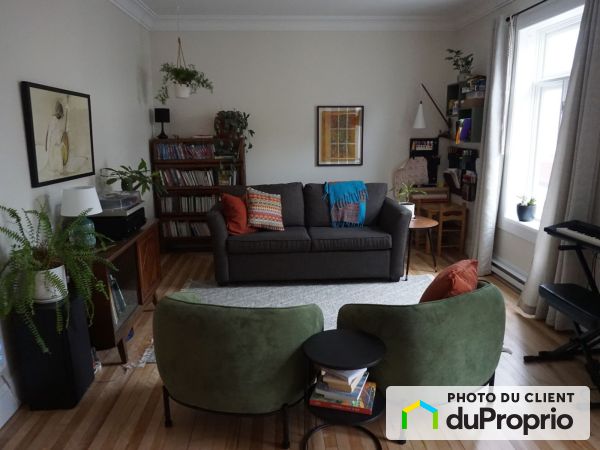Apartment Living Room - 431 Sainte-Agnès, Saint-Sauveur for rent