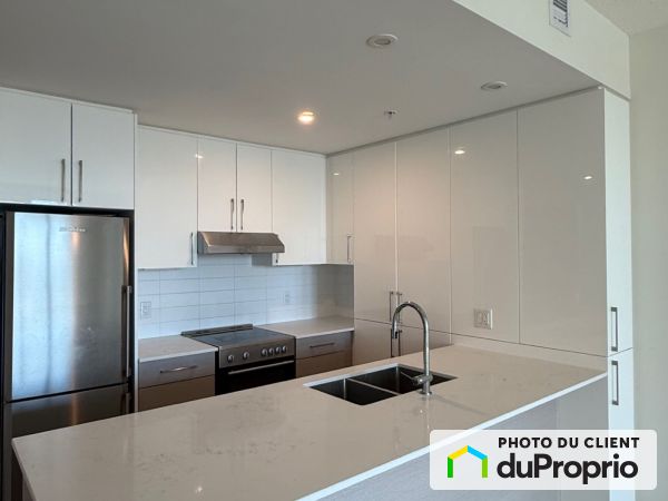 2200 rue sauvé O, Saint-Laurent for rent