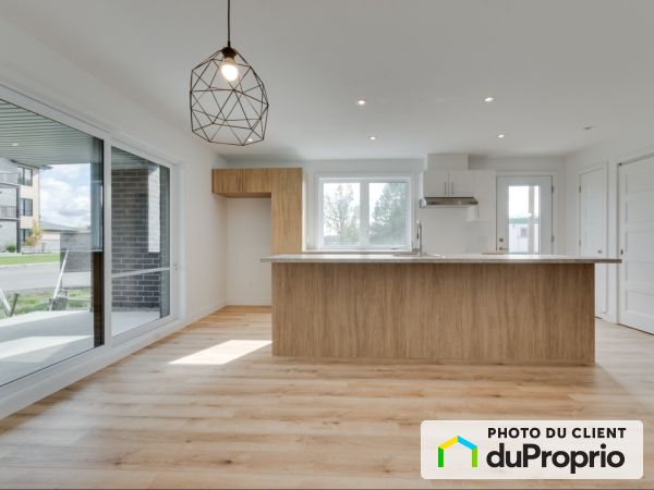 805-835 Rue Flavie-Poirier, St-Charles-Borromée for rent