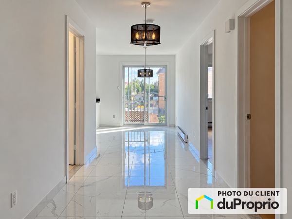 4450 boulevard des Grandes-Prairies, Saint-Léonard for rent